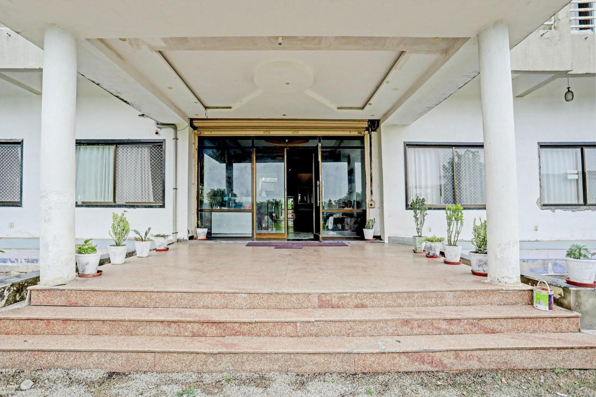Collection O The Galaxy Resort Nāthdwāra Exterior foto