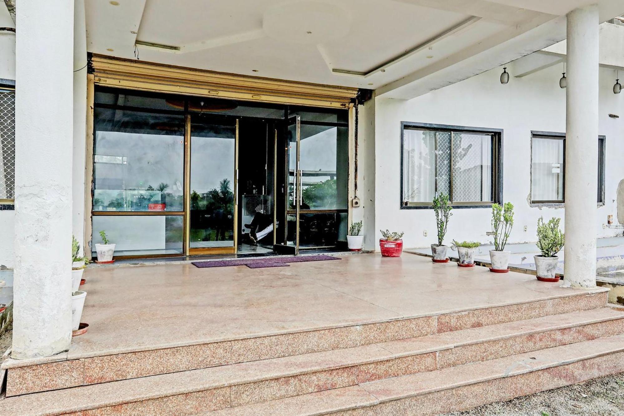 Collection O The Galaxy Resort Nāthdwāra Exterior foto